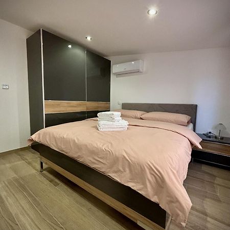 Grande Rosa Apartment Vrulje  Ngoại thất bức ảnh