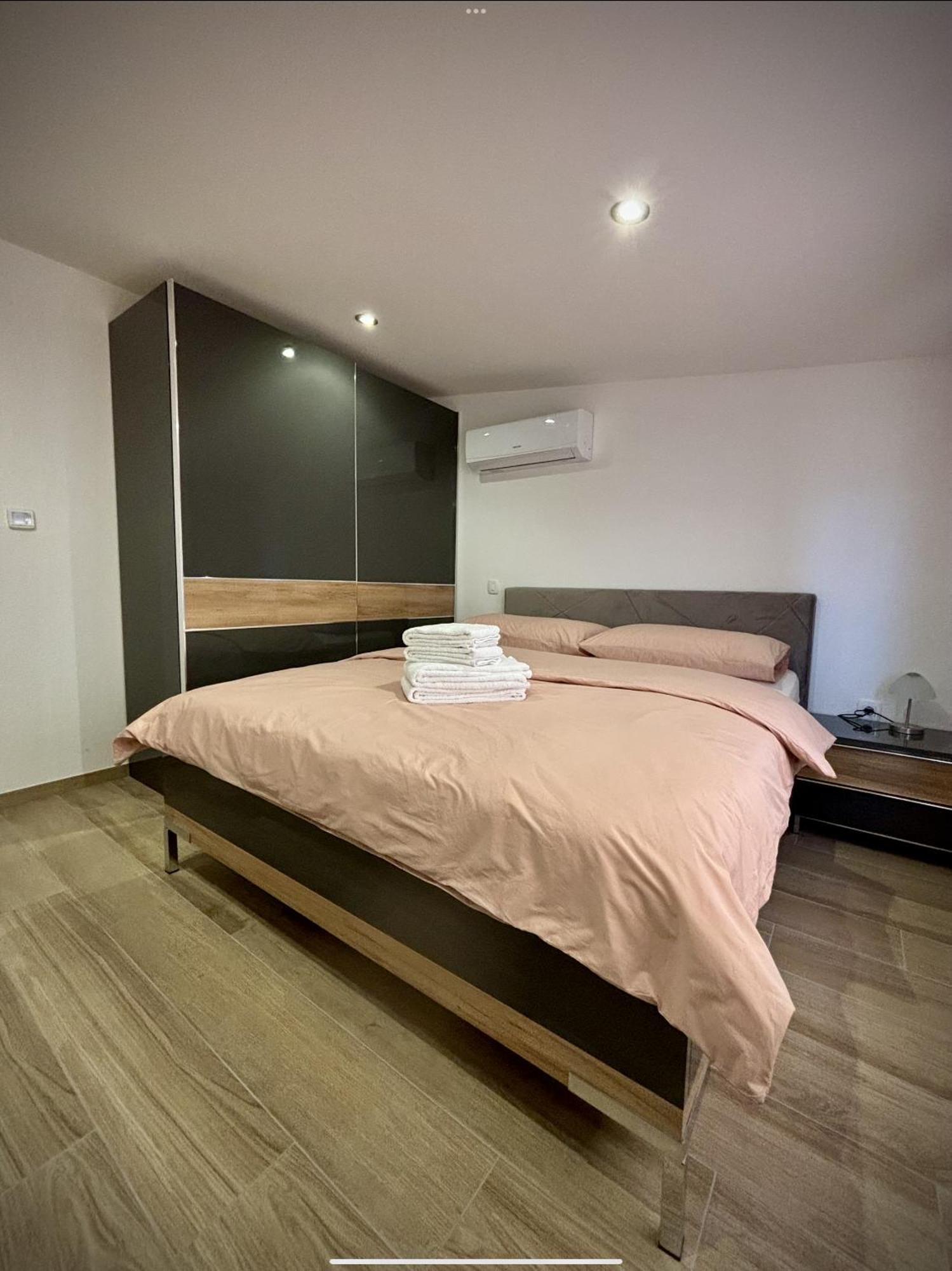 Grande Rosa Apartment Vrulje  Ngoại thất bức ảnh